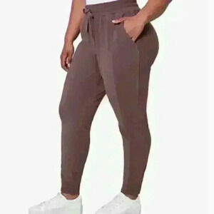 Mondetta Women’s‎ Cozy Midweight Fleece Jogger Berry Flint